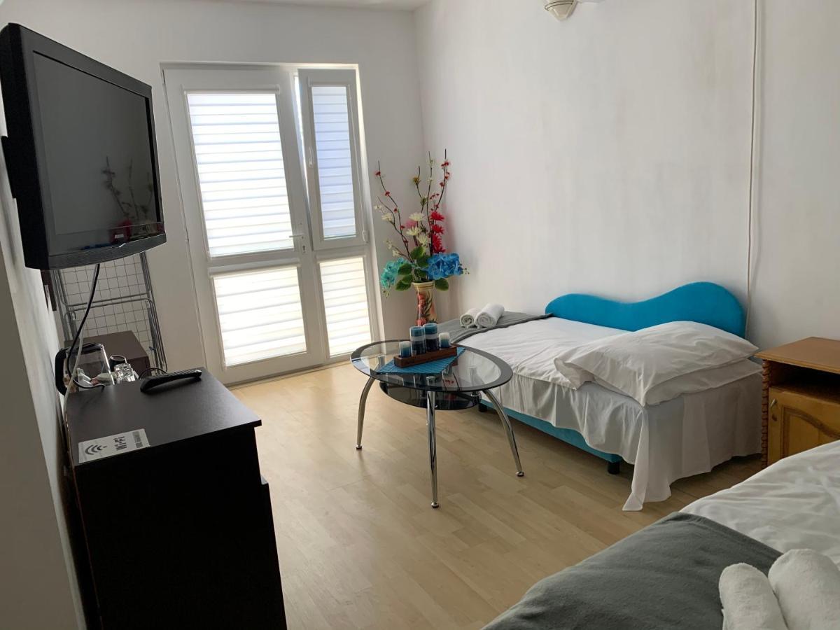 Sunray Guest House, Private Rooms & Apartment With Lovely Sea View Varna Eksteriør bilde