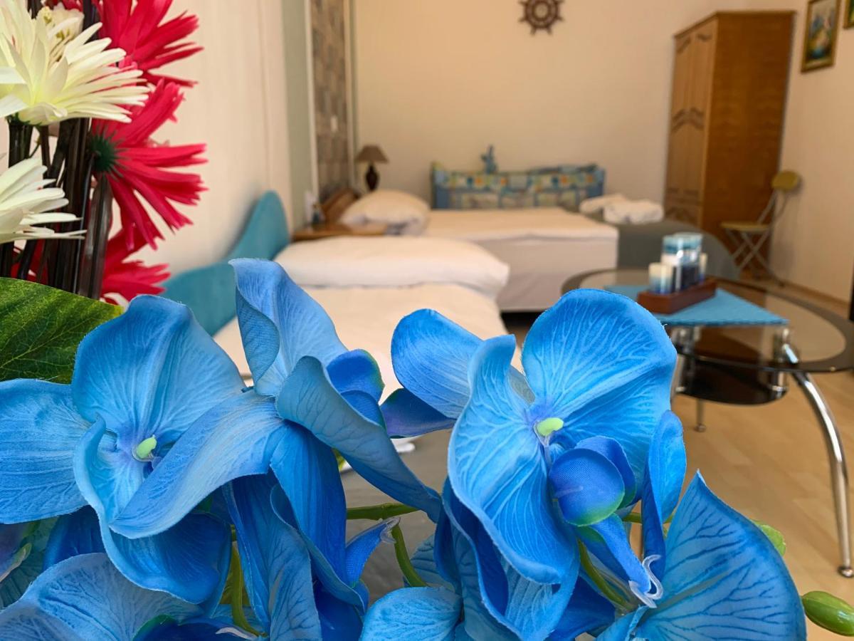 Sunray Guest House, Private Rooms & Apartment With Lovely Sea View Varna Eksteriør bilde