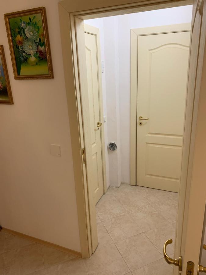 Sunray Guest House, Private Rooms & Apartment With Lovely Sea View Varna Eksteriør bilde