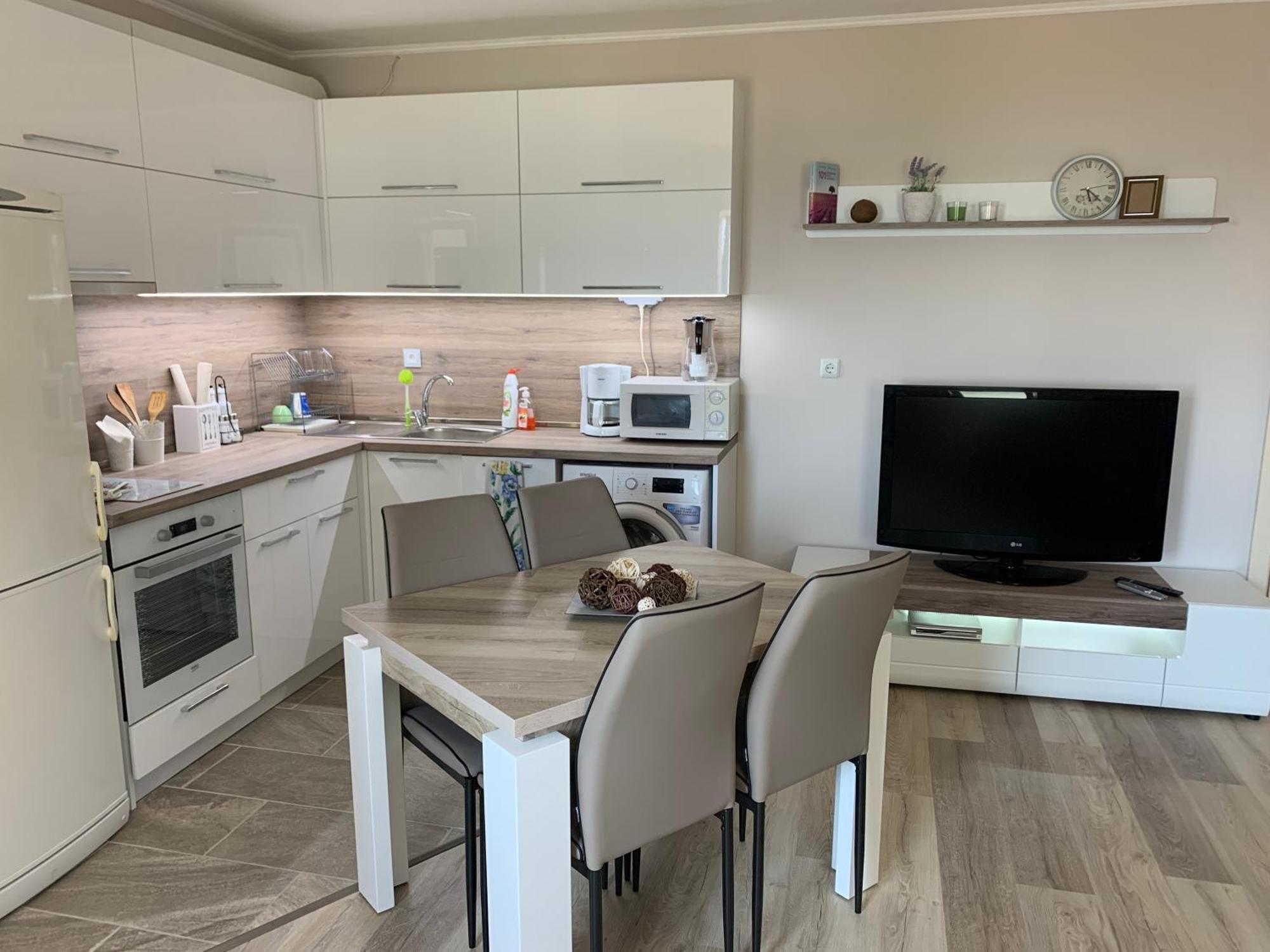Sunray Guest House, Private Rooms & Apartment With Lovely Sea View Varna Eksteriør bilde