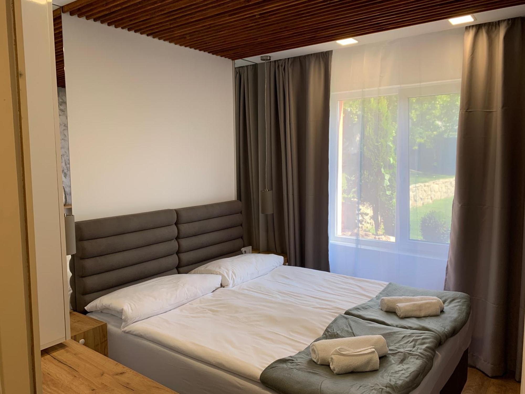 Sunray Guest House, Private Rooms & Apartment With Lovely Sea View Varna Eksteriør bilde