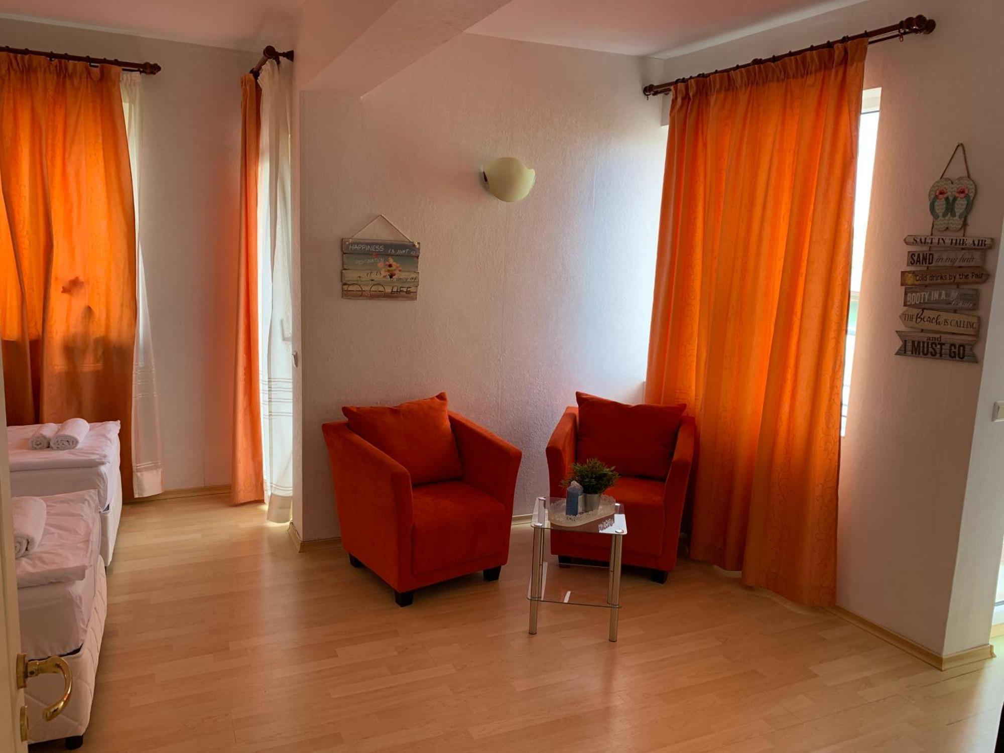 Sunray Guest House, Private Rooms & Apartment With Lovely Sea View Varna Eksteriør bilde