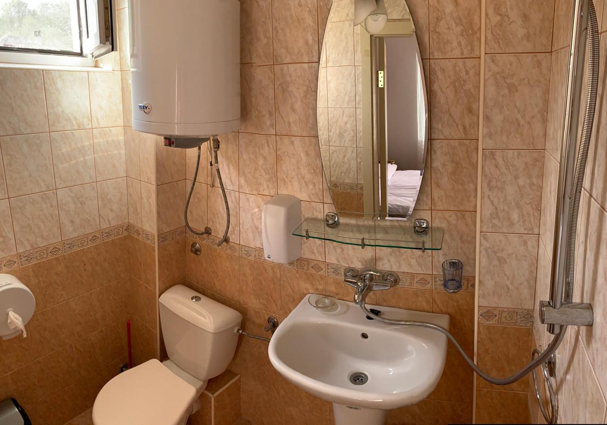 Sunray Guest House, Private Rooms & Apartment With Lovely Sea View Varna Eksteriør bilde
