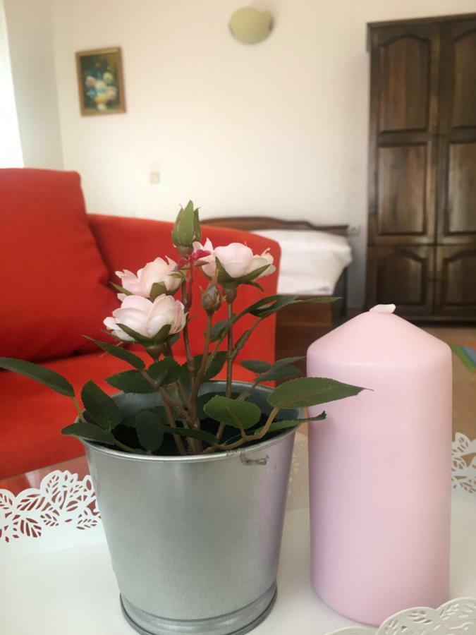 Sunray Guest House, Private Rooms & Apartment With Lovely Sea View Varna Eksteriør bilde