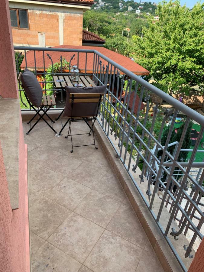 Sunray Guest House, Private Rooms & Apartment With Lovely Sea View Varna Eksteriør bilde